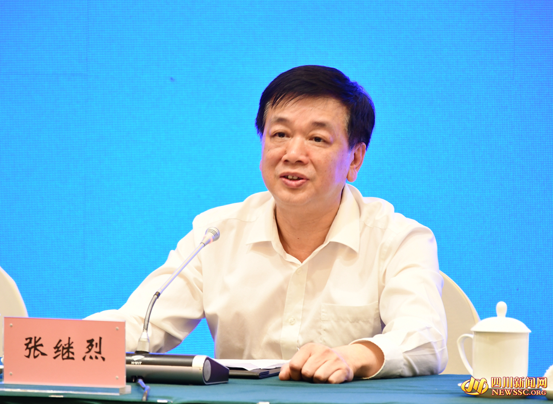尊龙凯时人生就是搏电气集团副总经理、党组成员张继烈_副本.jpg